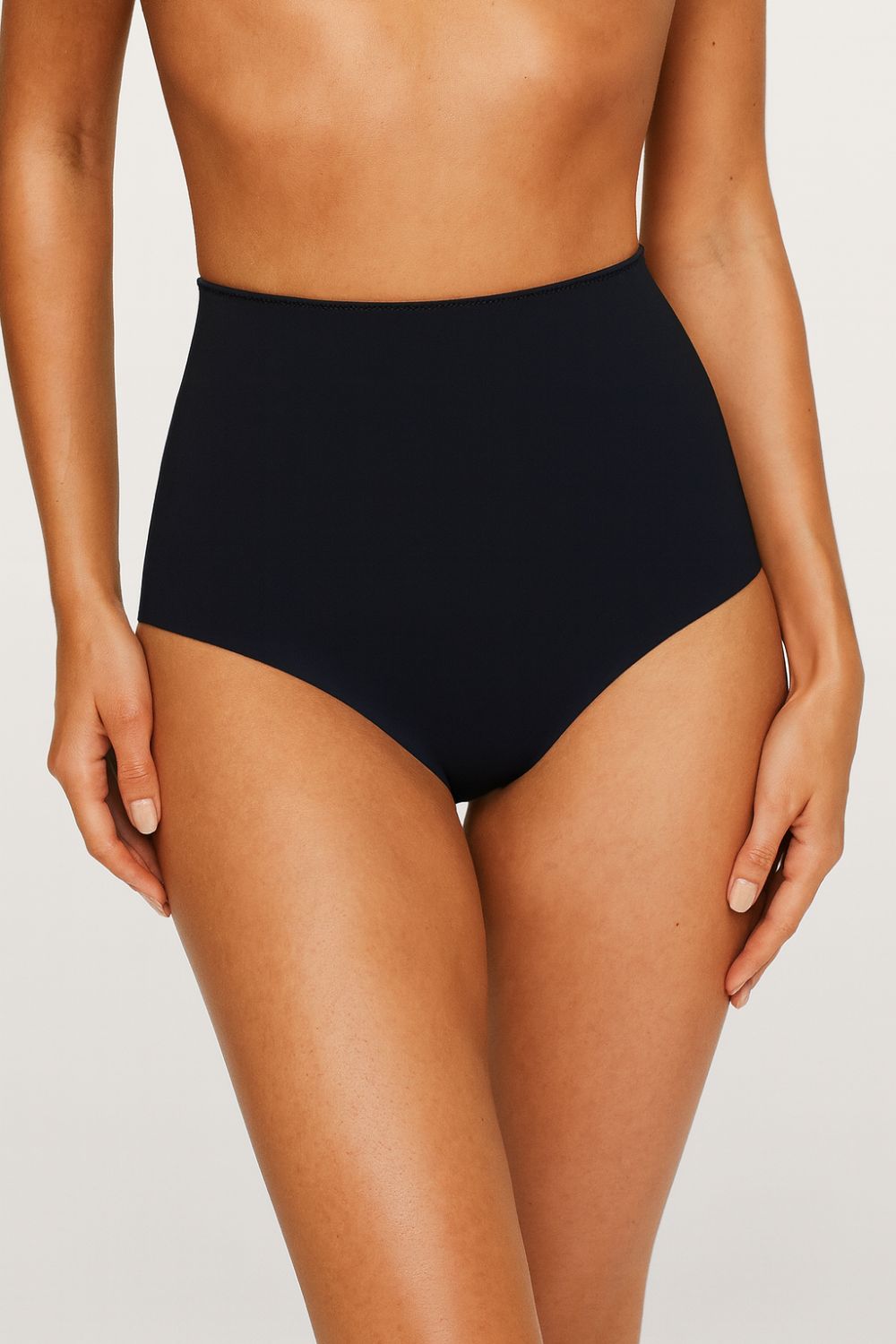 Panty de control clásico talle medio microfibra tecnología láser